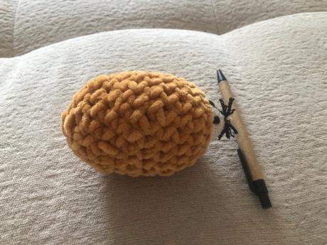 Nový handmade hačkovaný ježko,