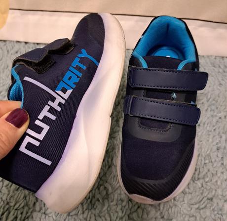 Tenisky, authority,31