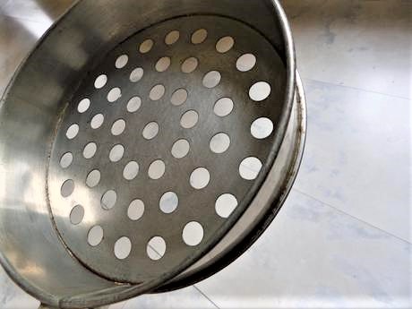 Kuchynské staré náradie - na halušky,