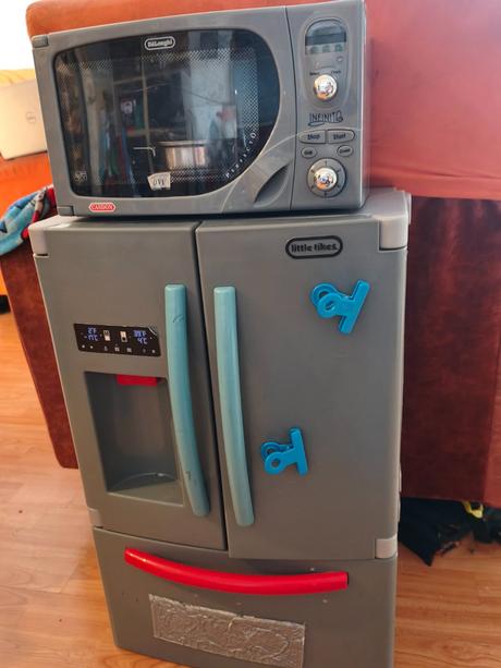 Predám detskú kuchynku aj s chladničkou a mikrovln, 