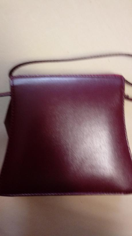 Kabelka bordova, 