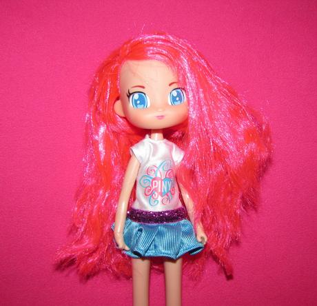 Piny bábika famosa, 