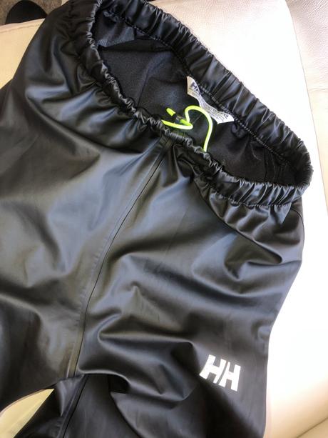 Nohavice so dažďa zn. hh, helly hansen,152
