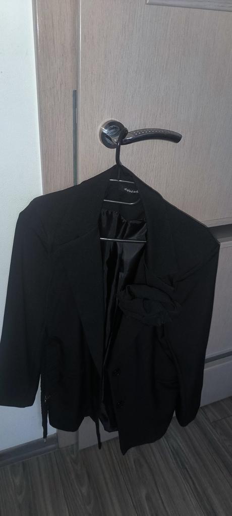 Predĺžené sako s opaskom, 