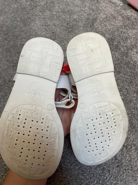 Makkučké kožené geox sa šálky, 26