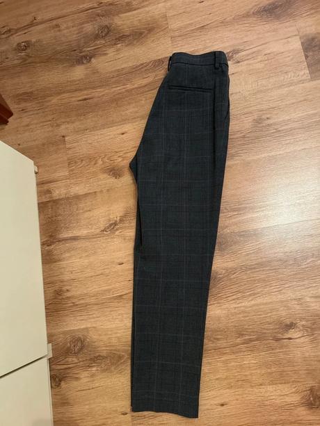 2x oblečené kvalitne nohavice s vyšším pasom, zara,m