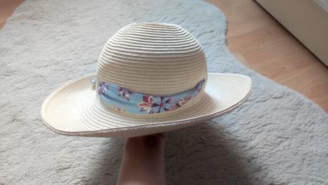 Kvalitný dámsky slamený klobúk so šatkou, c&a