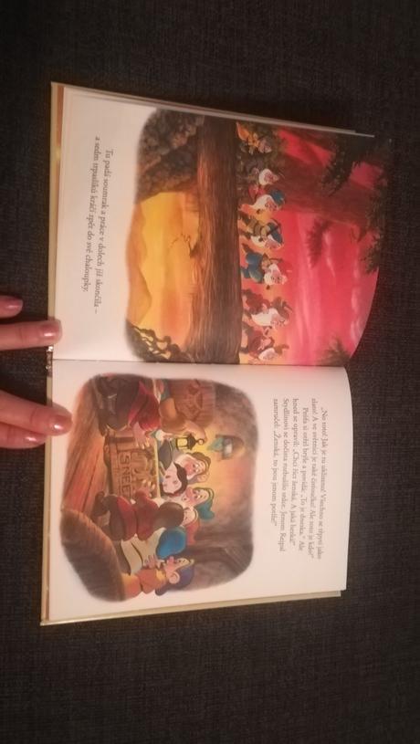 Snehulienka a leví kral,