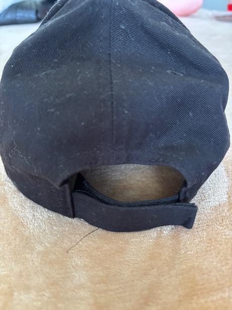 Šiltovka guess, guess,140