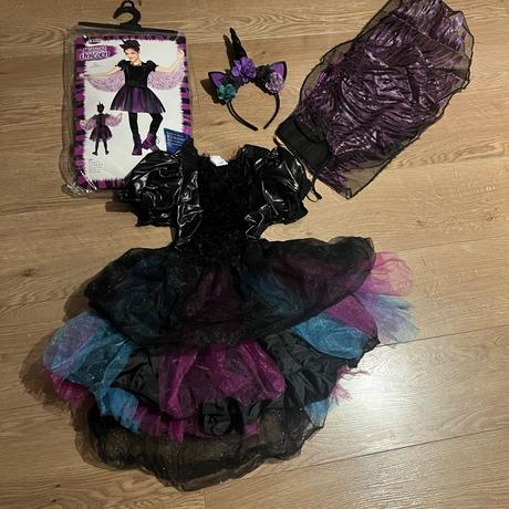 Raz oblečený kostým na 2-4 roky,