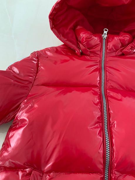 Červená bunda, benetton,140