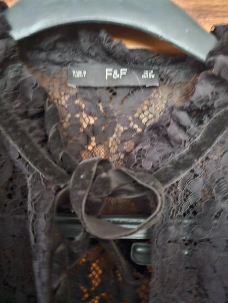 Luxusná krajková blúzka, f&f,38