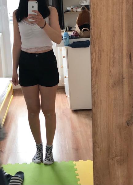 Som už stará na crop topy?