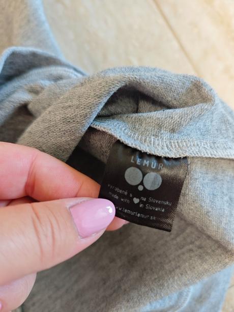 Mikina surikata svietiaca, 128