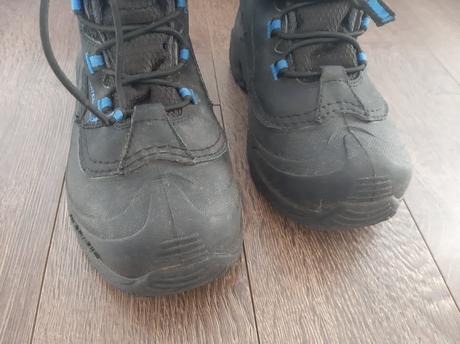 Snehule columbia  s postou., columbia,34