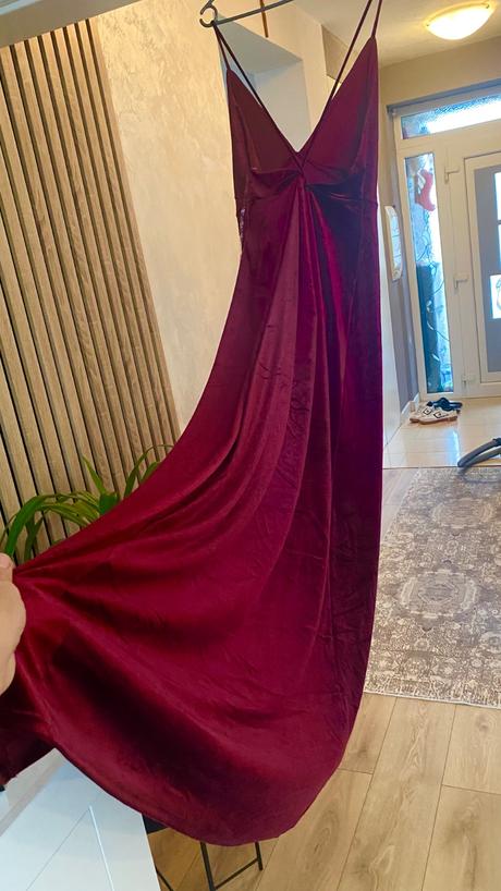 Krasne spoločenské šaty, xl