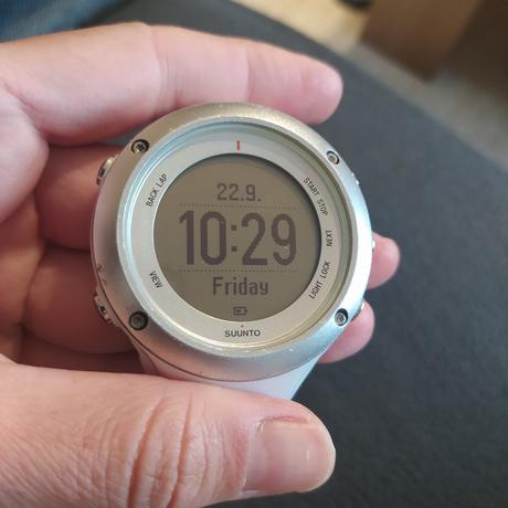 Dámske športové hodinky suunto ambit 2s biele,