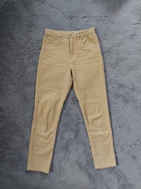 Menčestrové nohavice, pull&bear,36