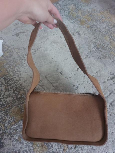 Kozena kabelka, reserved