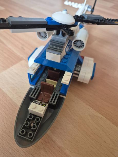 Lego city 3222 vrtuľník a limuzína.,