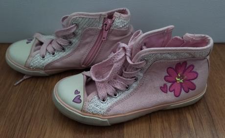 Členkové tenisky, 30