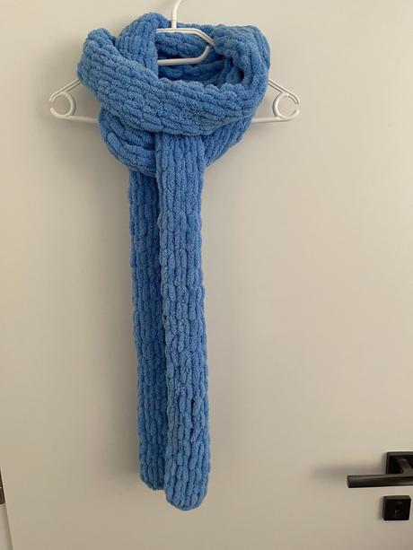 Handmade dlhý šál z puffy vlny,