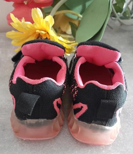 Dievčenské topánky, 23