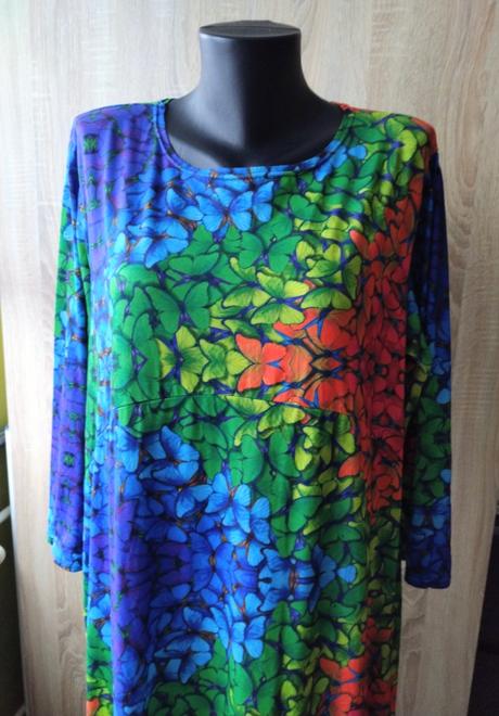 Pestrofarebné šaty, 50