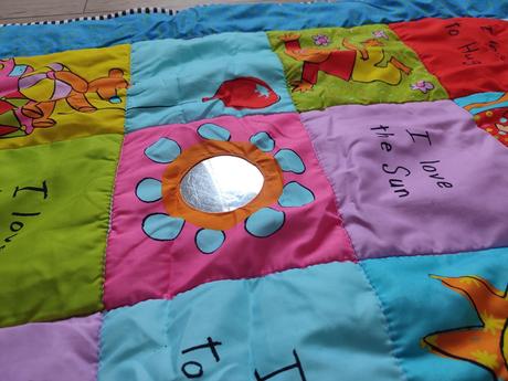 Taf toys - hracia deka s aktivitami i love,