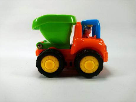 Oranžový mini nákladiak na zotrvačník, 10 cm,