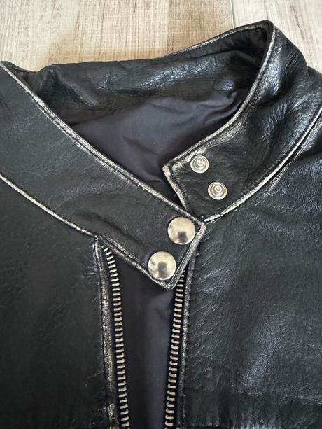 Čierna kožená bunda veľkosti s, s