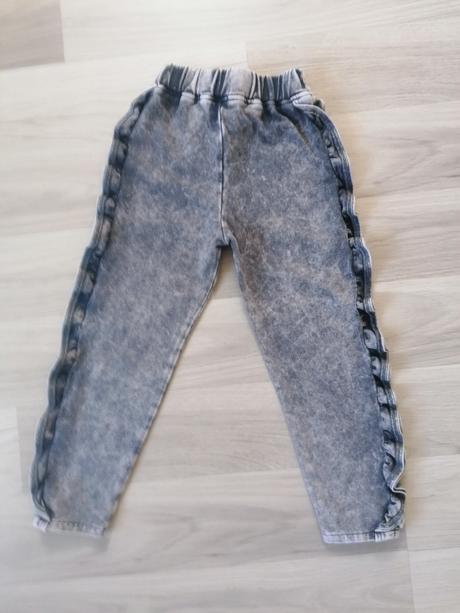 Nohavice la bambola, 98