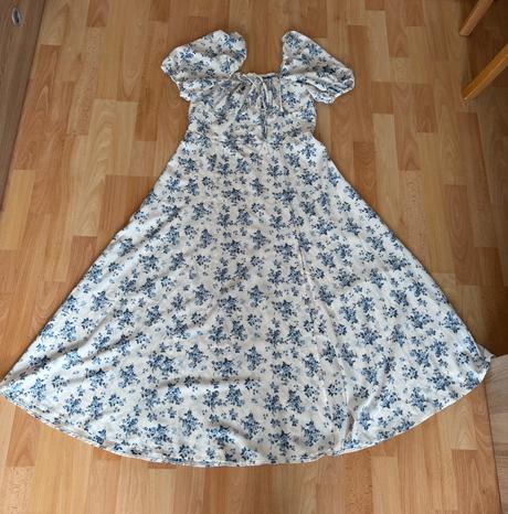 Biele šaty s modrými kvietkami, l
