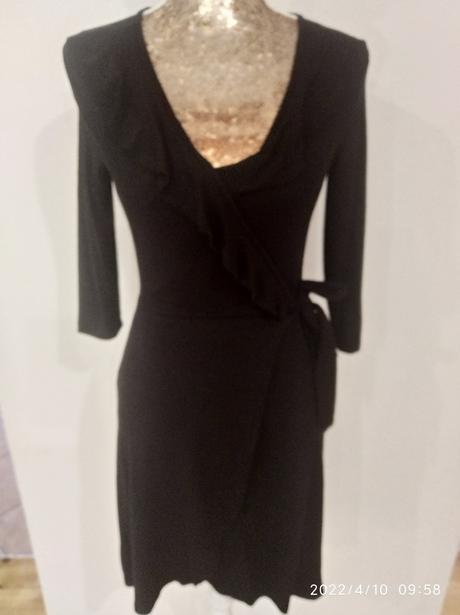 Zavinovacie saty s volánikmi, 38