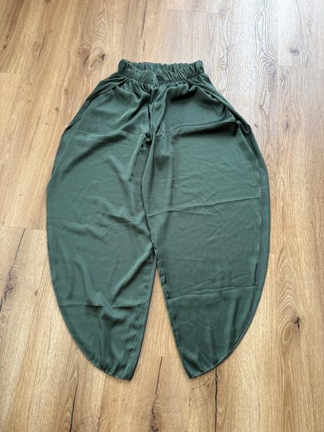 Nohavice s razporkami, 