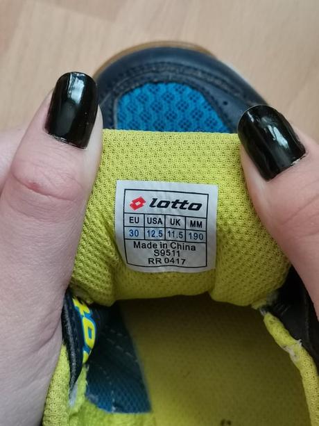 Halové tenisky s obyč.poštovným, lotto,30