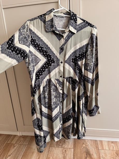 Šaty stradivarius, stradivarius,38