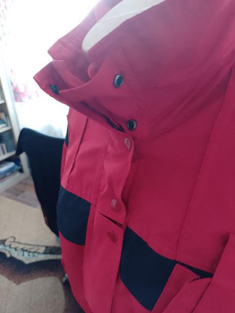 Dámska prechodná vetrovka, 38