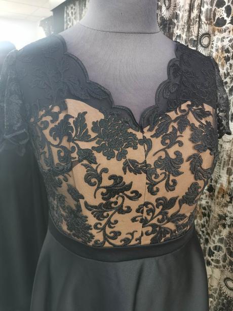 Spoločenské šaty vo veľkosti s/m, m / s