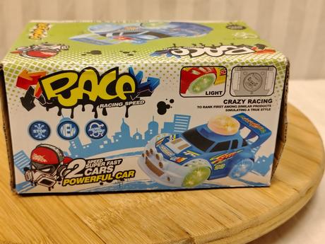 Zberateľ retro svietiace autíčko raco crazy racing,
