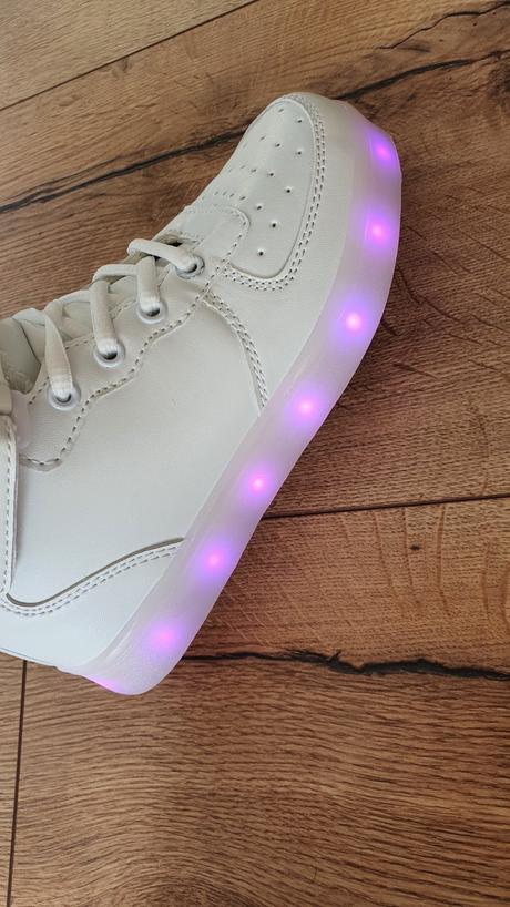 Nové led tenisky - meniace farby alebo blikajuce, 33