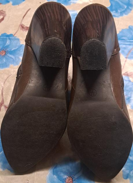 Dámske kožené čižmičky na opätku, 41