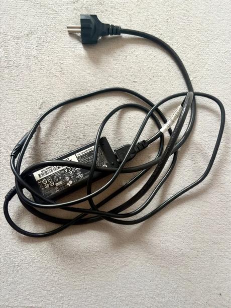 Hp pavilion 15-b027ec sleekbook + nabíjačka, hp (hewlett-packard)