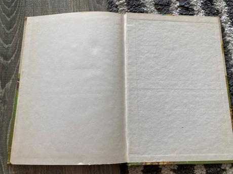 Rukávnik, sandálik a machnáčik prvé vyd.1980, 