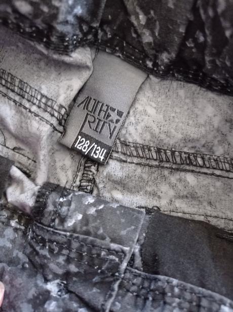 Kraťasy, authority,134