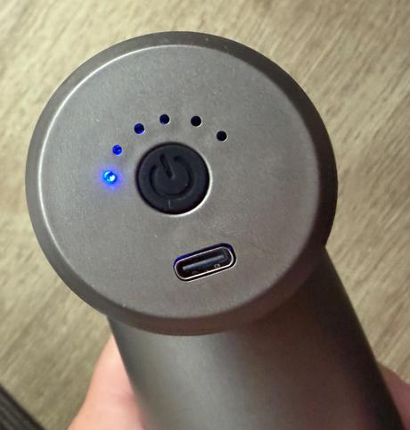Masážna pištoľ massage gun verk 25w 4 nástavce,