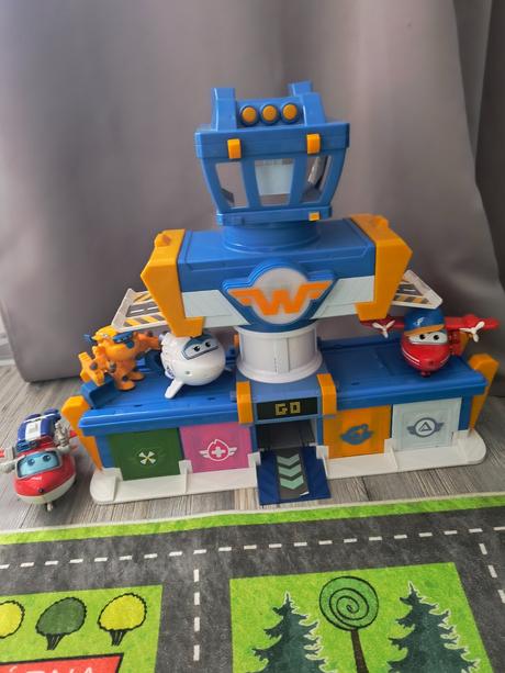 Letisko super wings + skladacie lietadla, 