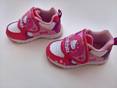 Hello kitty tenisky, 21