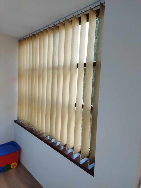 Okno drevené + doplnky, 