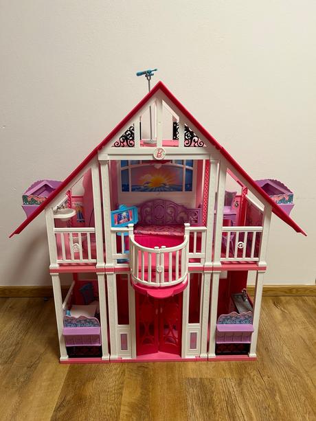 Barbie dom, 